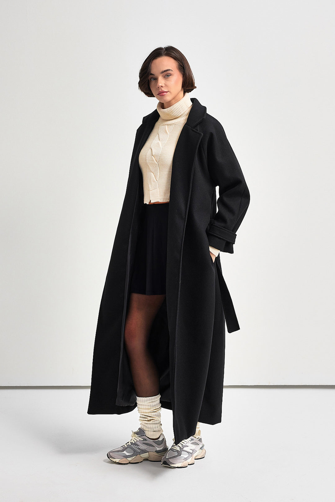 FROST Siyah Kaşe Kaban