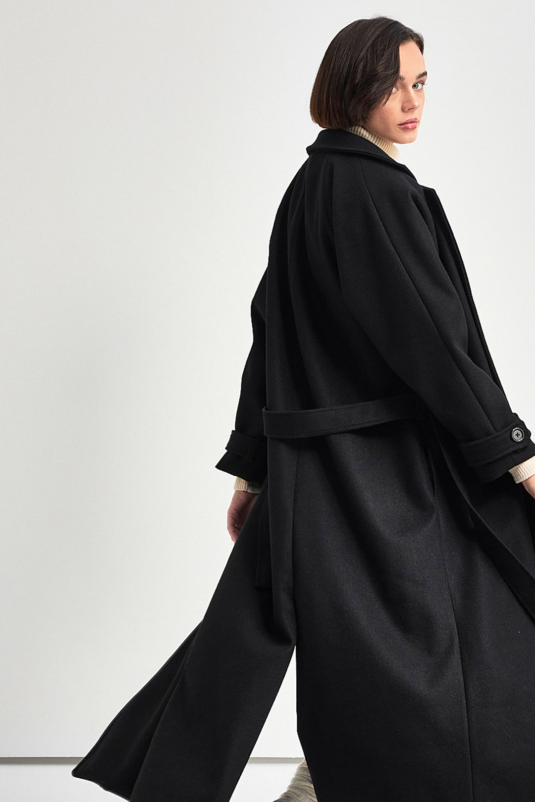 FROST Siyah Kaşe Kaban