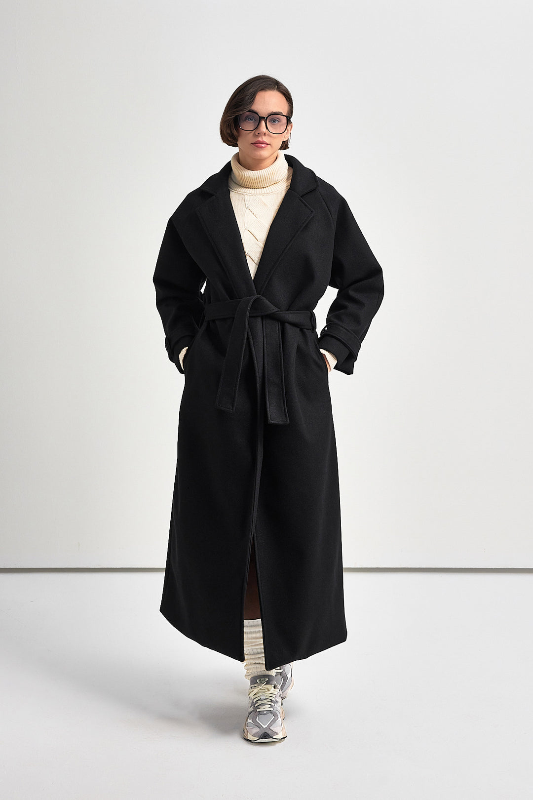 FROST Siyah Kaşe Kaban