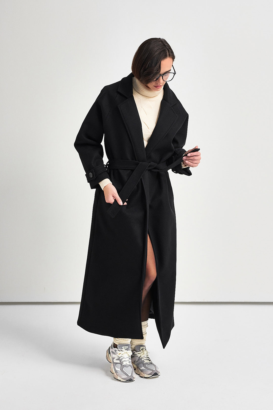 FROST Siyah Kaşe Kaban