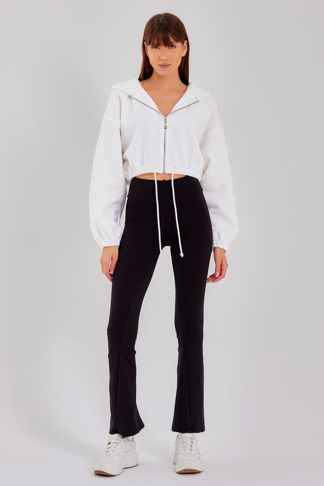 NOVA Beyaz Büzgülü Crop Sweatshirt