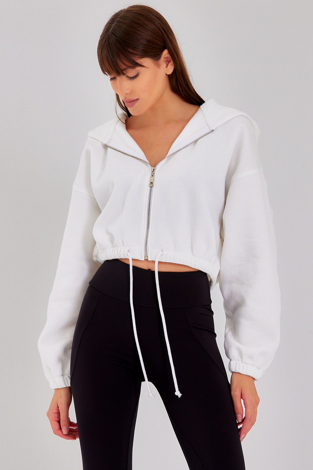 NOVA Beyaz Büzgülü Crop Sweatshirt