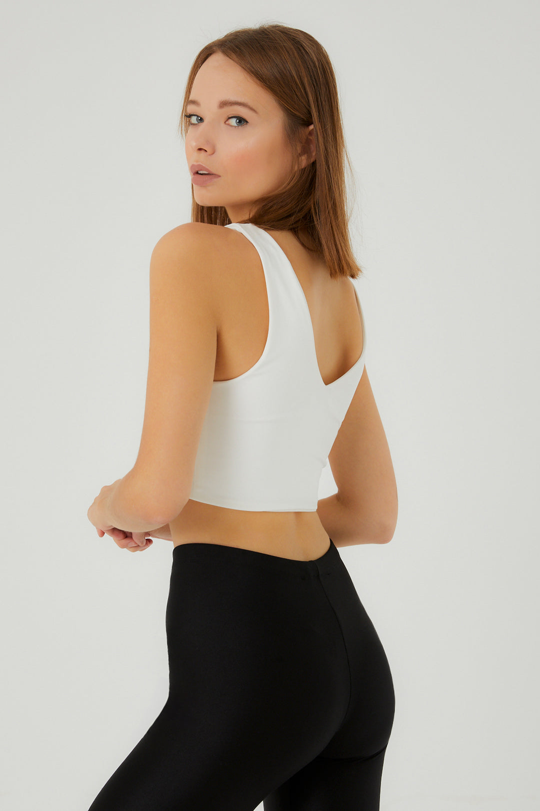 LIENE Beyaz V Yaka Crop Top