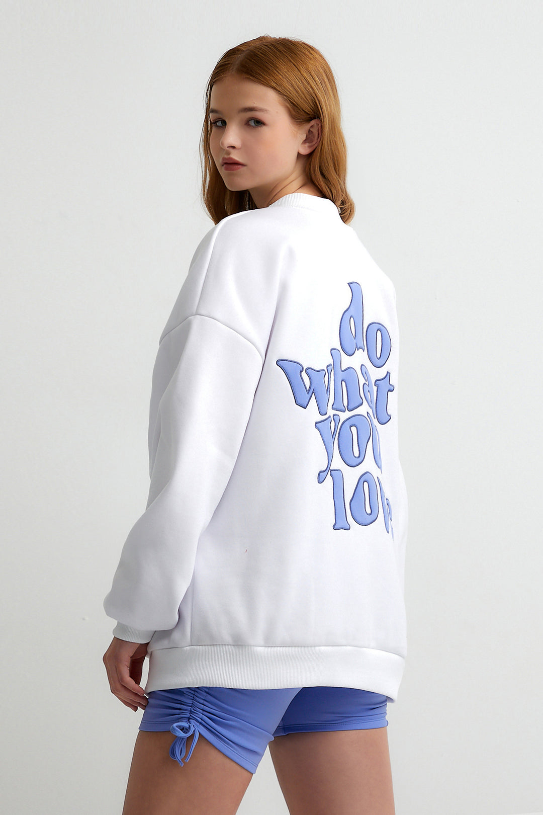Beyaz Do What You Love Nakışlı Oversize Sweatshirt
