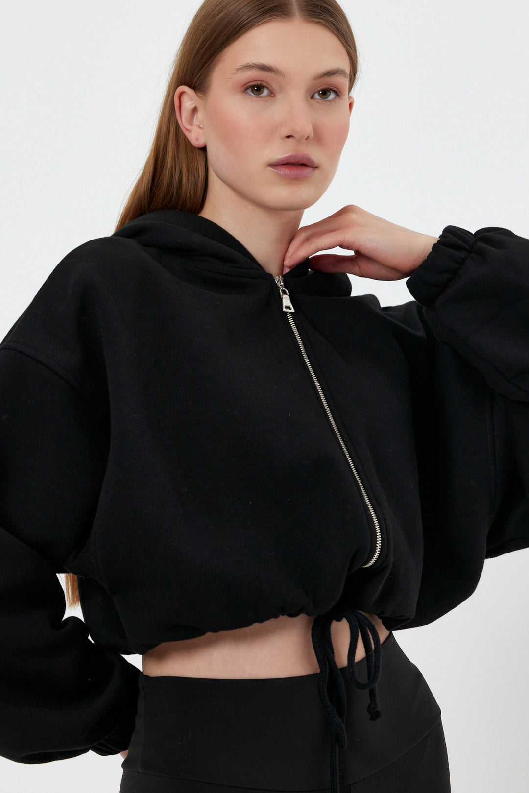 NOVA Siyah Büzgülü Crop Sweatshirt