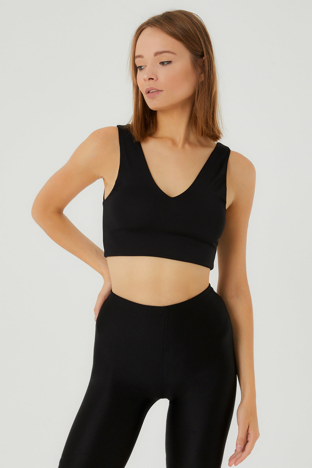 LIENE Siyah V Yaka Crop Top